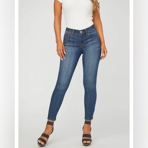 GUESS Beyla Curvy Mid-Rise Skinny Jeans Size 29